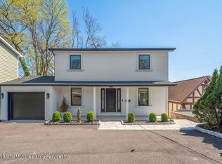 1251 Todt Hill Rd, Staten Island, NY 10304