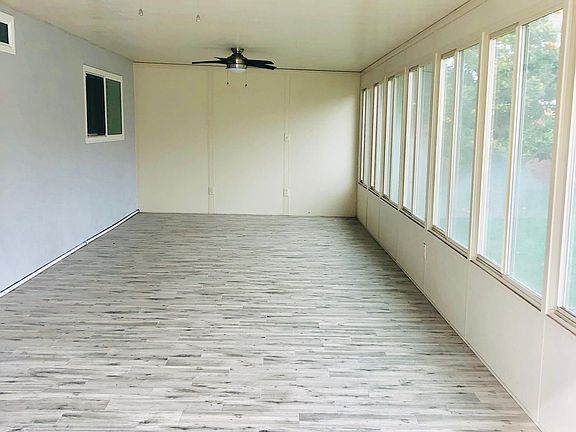 Bonus room (400 sq ft)