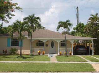 765 10th St N, Naples, FL 34102