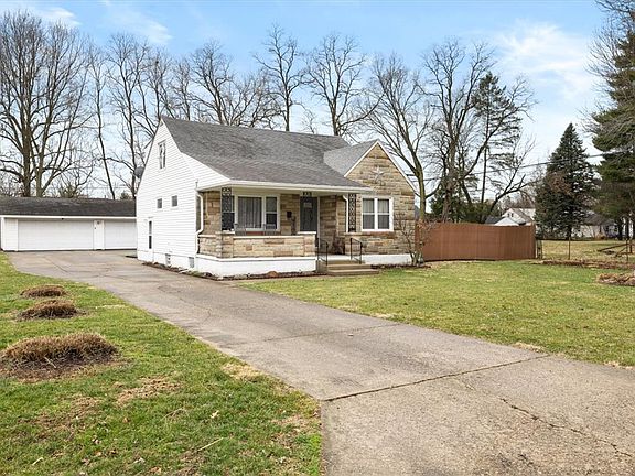 3rd image of 21 Medway Dr