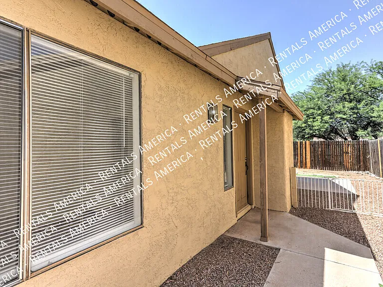 2950 W Avenida Destino — Photo 3