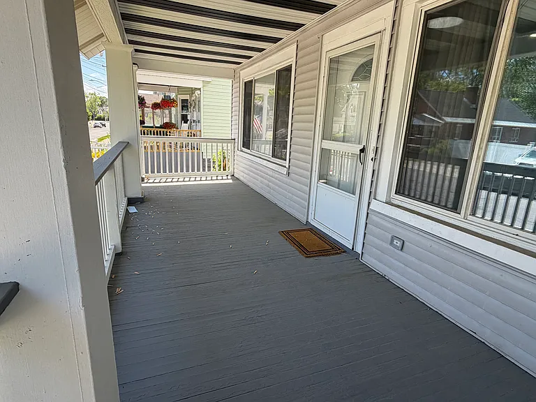 1747 Oneida St — Photo 2