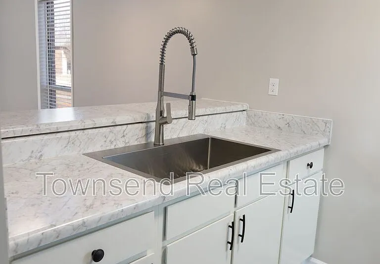 5845F Century Oaks Dr — Photo 4