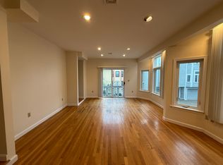 10 Rollins Ct #10, Cambridge, MA 02139