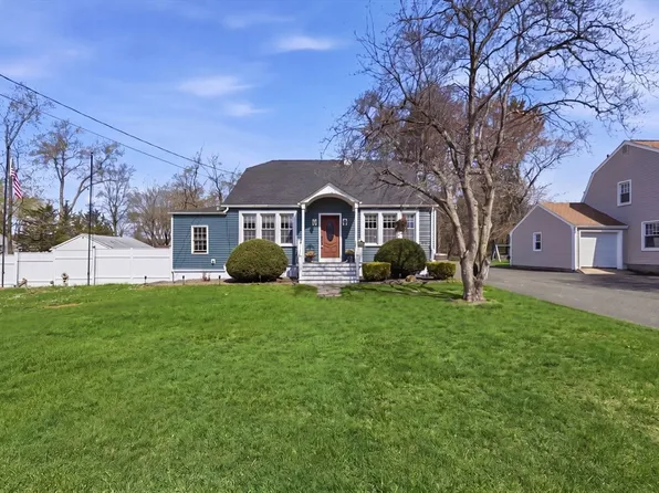 79 Granby Rd, South Hadley, MA 01075
