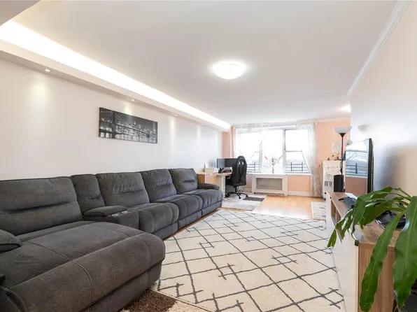 209-20 18 Avenue #6K, Bayside, NY 11360