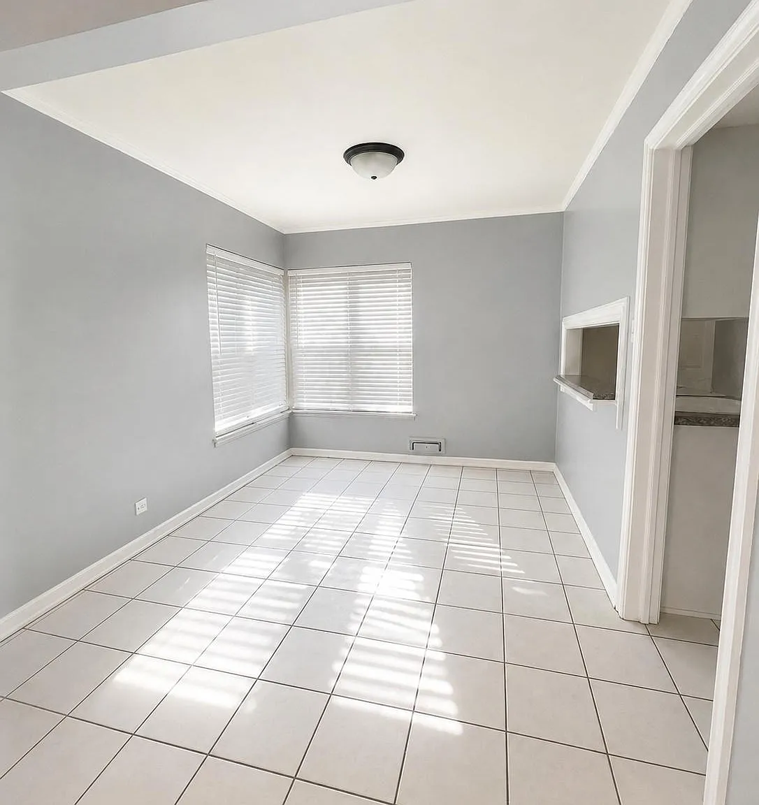3 bed, 1.5 bath, 1093 sqft, $3,200 — Photo 1