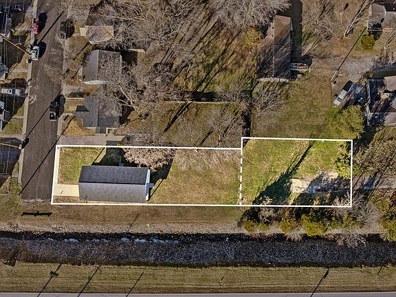 3rd image of 386 S Daves St