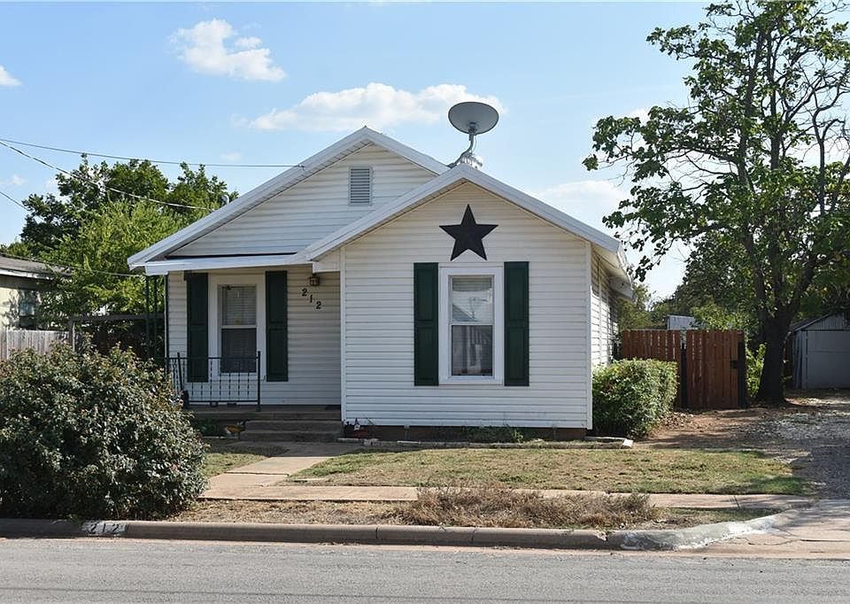 1st image of 212 W Mesquite St