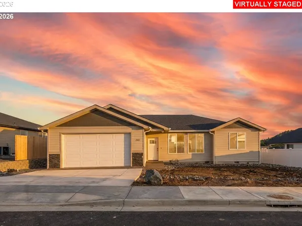 260 SE Logan St, Winston, OR 97496