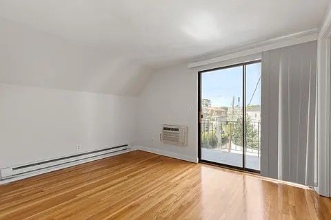 2nd image of 153-153A Belmont St #2