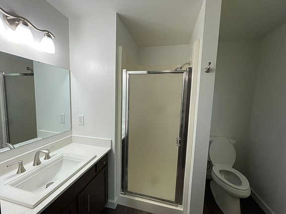 5th image of 204 Dennis Way