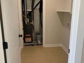 5406-08 N Bressler Dr