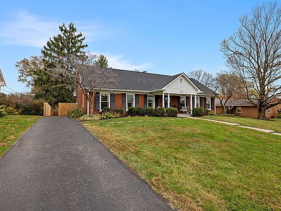 3rd image of 3428 Malabu Cir