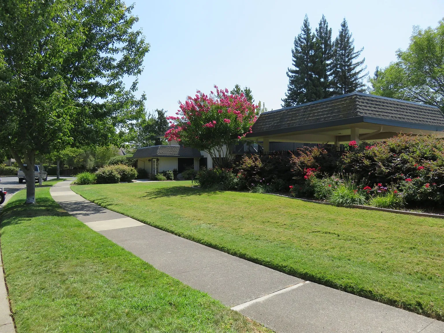 GLEN VIEW APARTMENTS — Photo 3