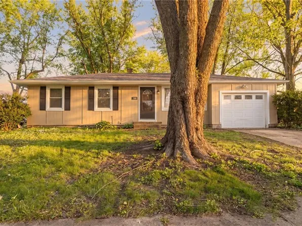 803 NW North Summit Cir, Blue Springs, MO 64015