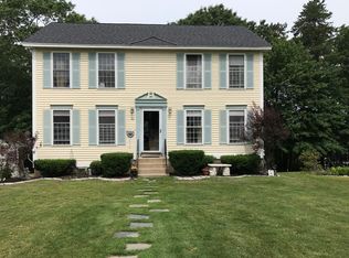 22 Quaker Dr, Derry, NH 03038