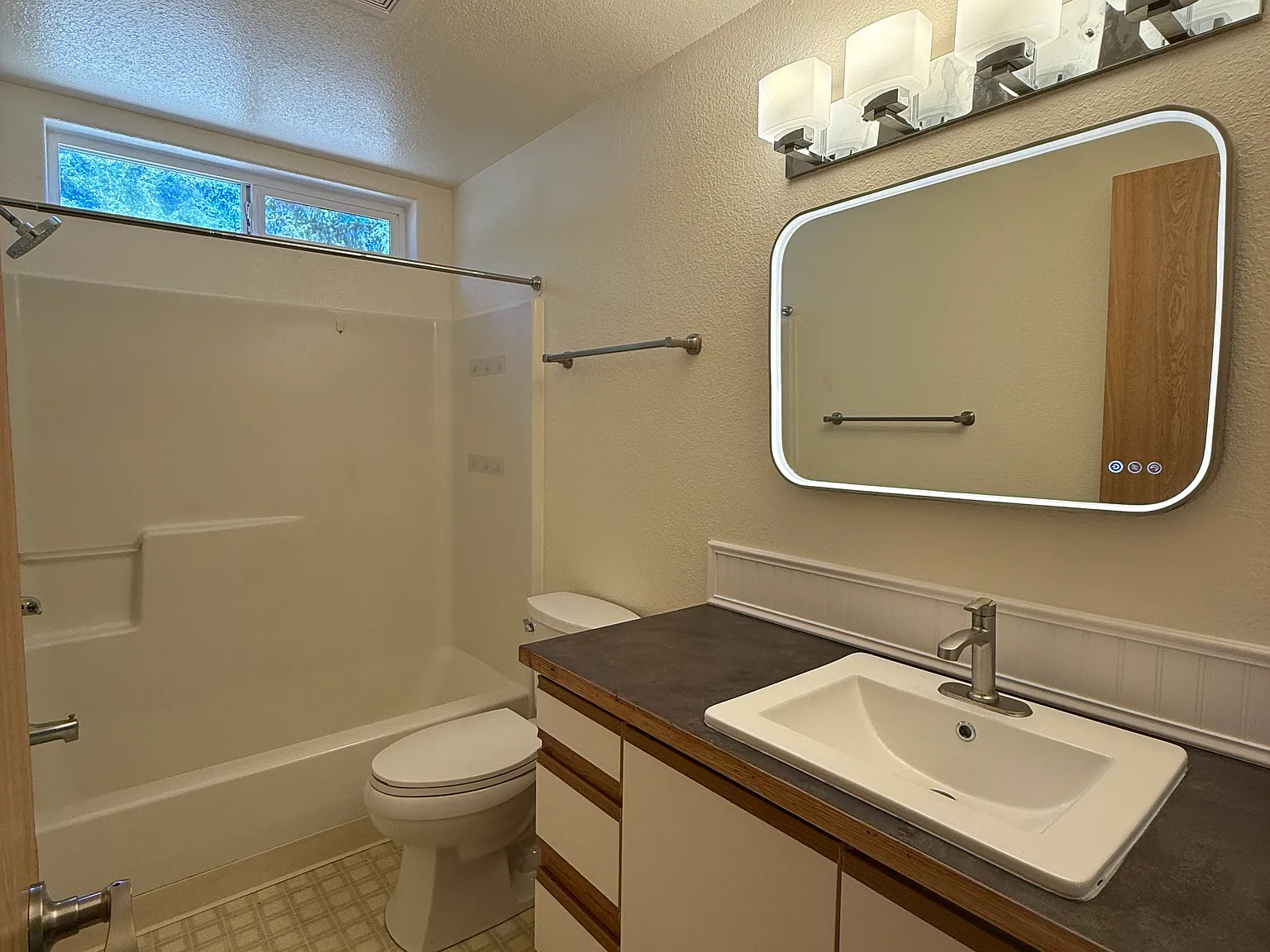 2 bed, 1000 sqft, $1,795 — Photo 4