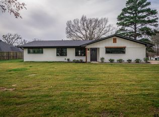 207 N White Oak Rd, White Oak, TX 75693