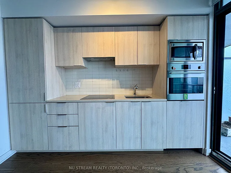 11 Wellesley St W #3113 — Photo 8