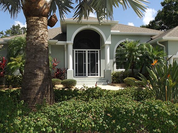 2nd image of 1120 Rotonda Cir