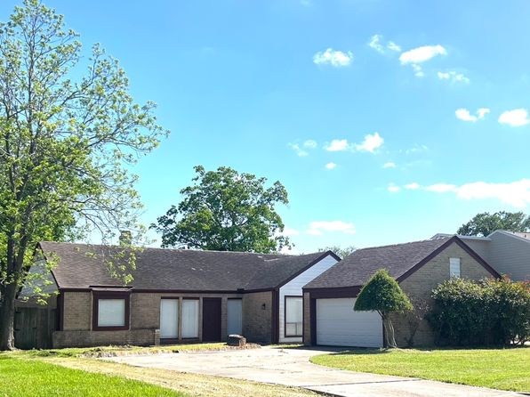 13903 Greenway Dr