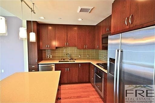 4th image of 35 E 100 S APT 1005