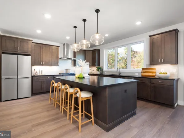 1610 Fellowship Sq, Reston, VA 20190