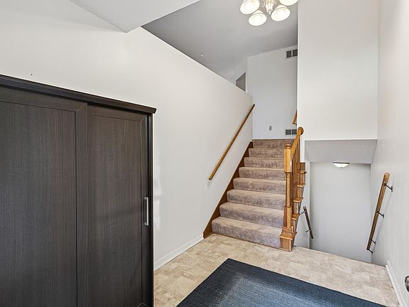 3rd image of 1837 Deer Hills Trl