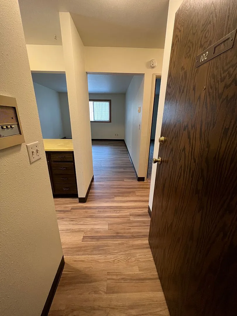 Park Downs Apartments — Photo 3