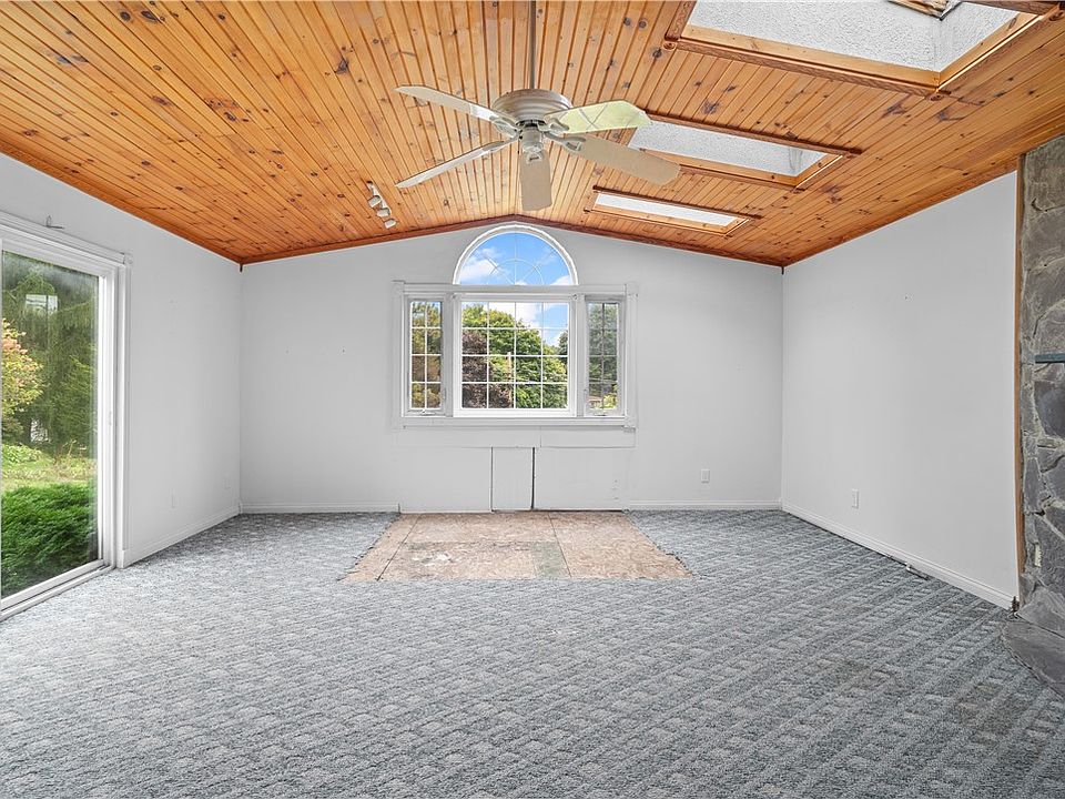 13th image of 123 Lincoln St