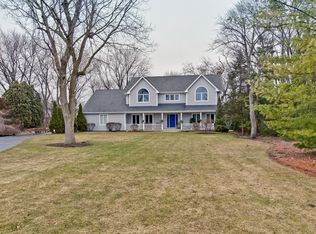 8 Hotz Rd, Lincolnshire, IL 60069