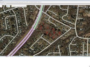 1 Farm Ct, Chestnut Ridge, NY 10977