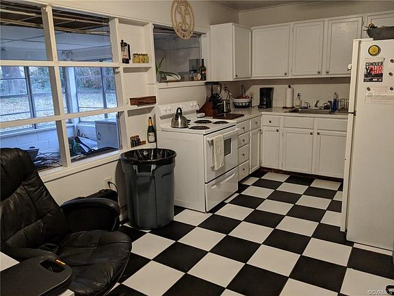 4th image of 2303 Georgetown Dr