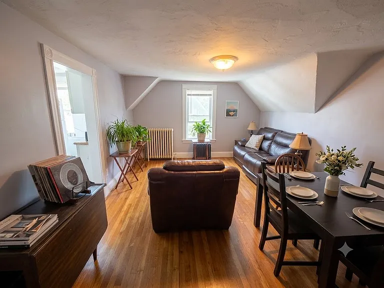 56 Curtis St #3 — Photo 4