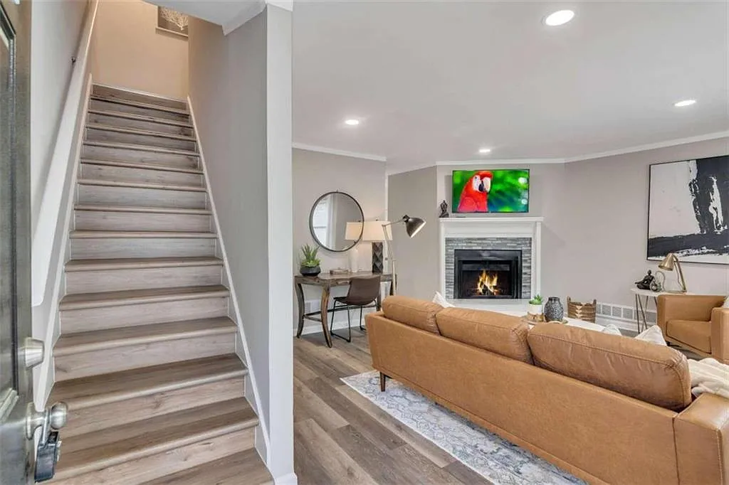 3 bed, 2.5 bath, $3,750 — Photo 1