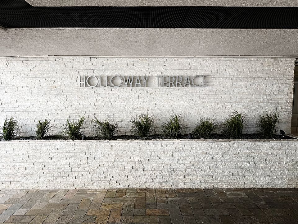 1st image of 8530 Holloway Dr APT 424
