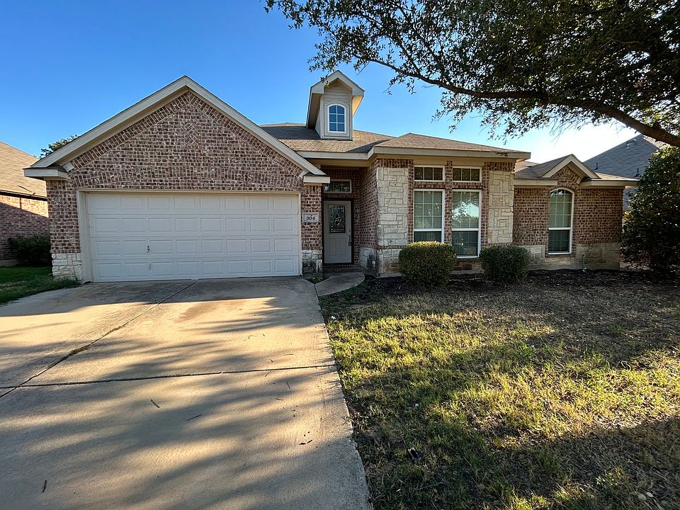 1st image of 304 Hidden Lake Ct