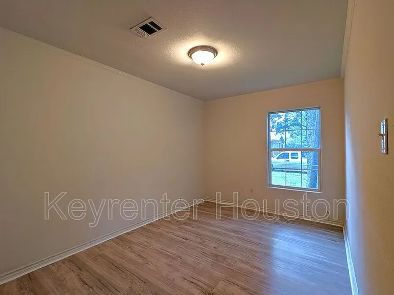 829 Marjorie St #B — Photo 17