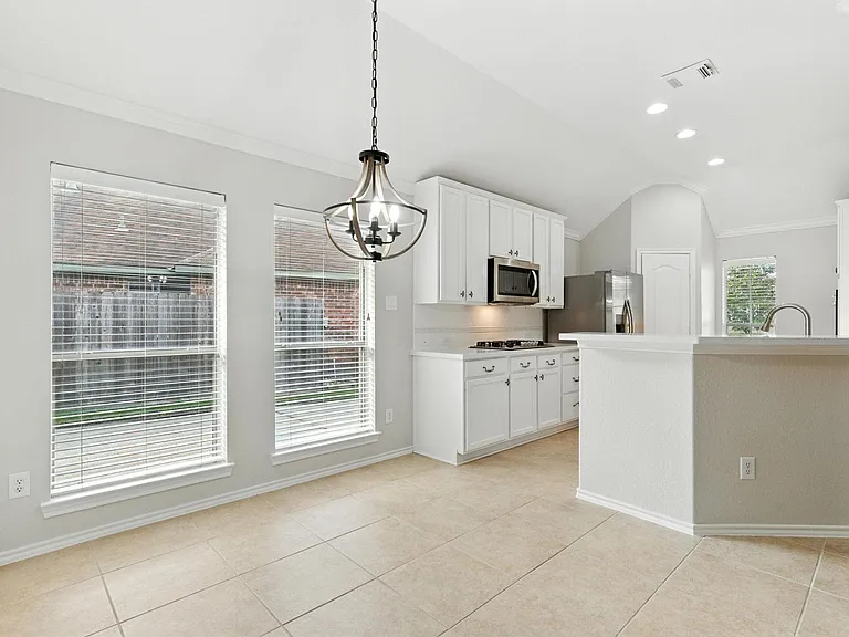 28527 Connordale Ln — Photo 9