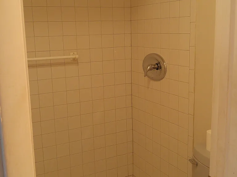 661 Marlboro Oval #B — Photo 12