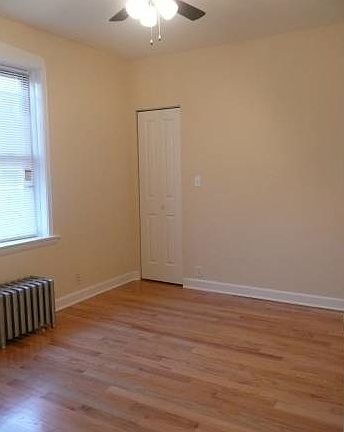 3rd image of 1626 W Lunt Ave APT 2A