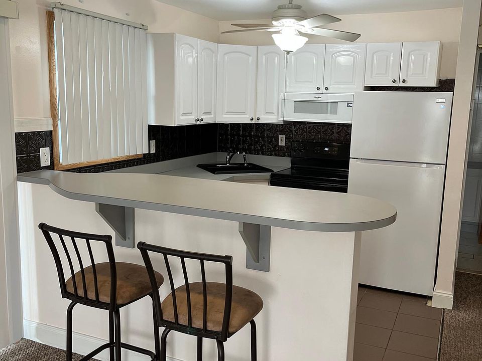 1st image of 325 West Dr #1A