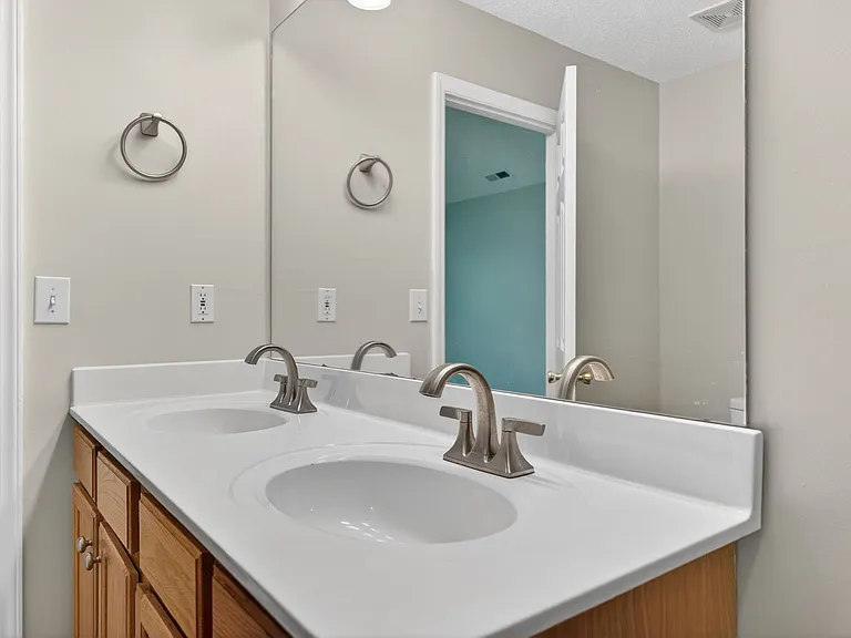 5065 Bartholomews Ln — Photo 27