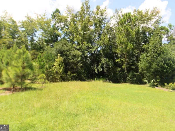 202 Drayton Cir, Brunswick, GA 31525
