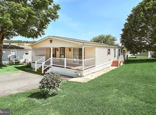 124 Rain Dove Dr, Red Lion, PA 17356