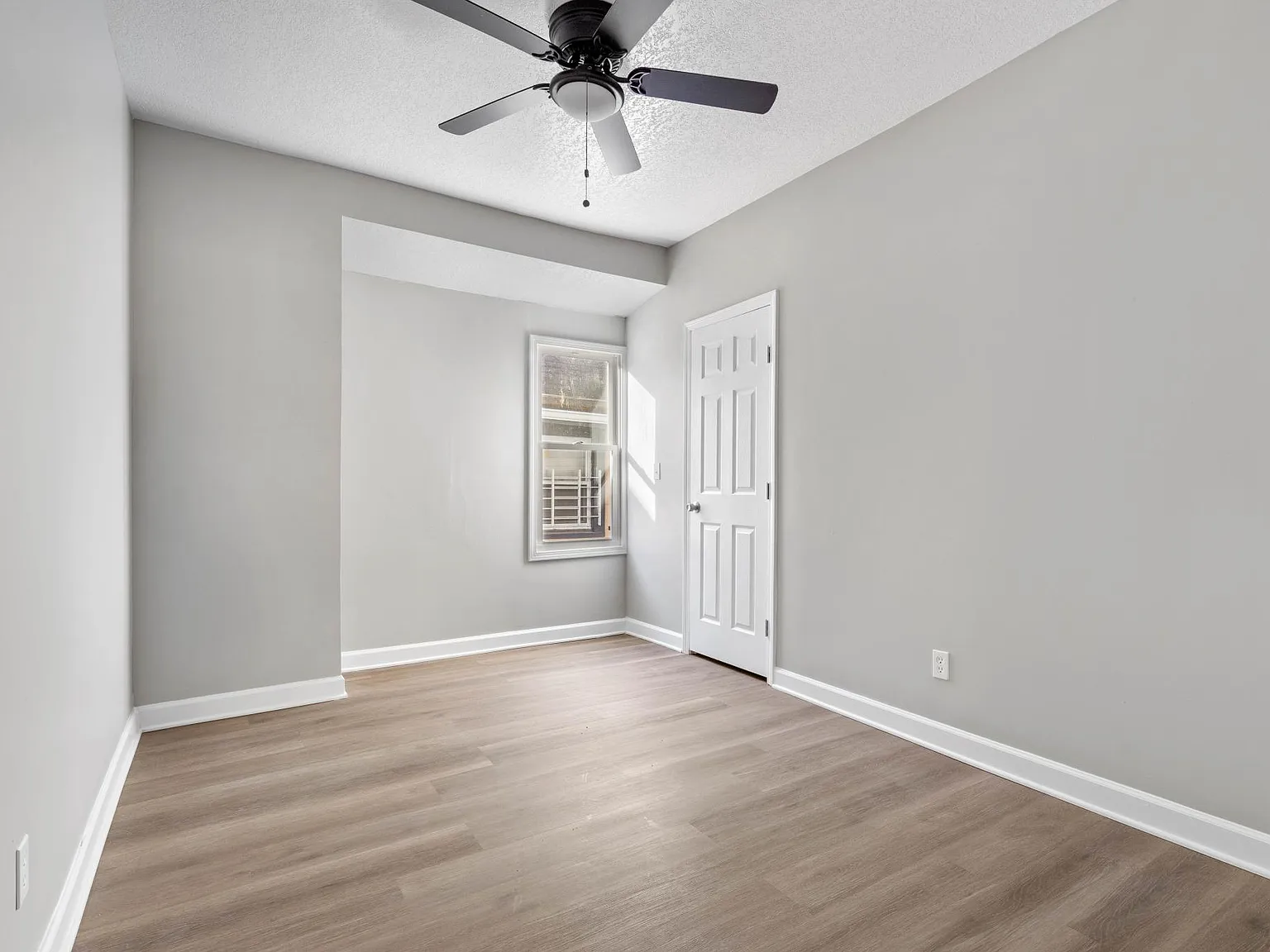 4122 Forest Ave — Photo 4