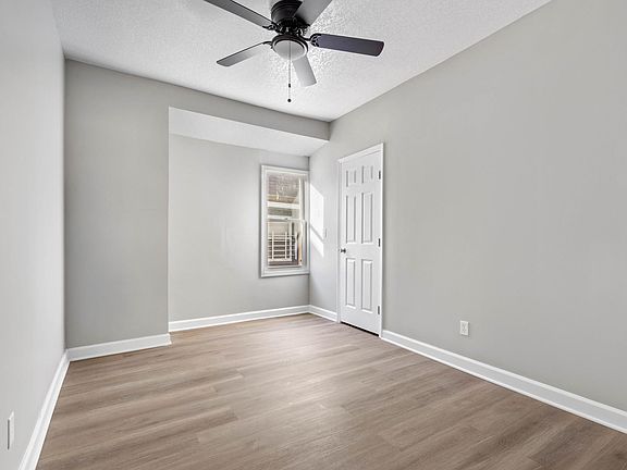 4th image of 4122 Forest Ave