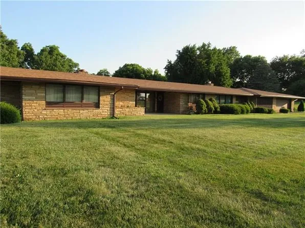 1507 E Elm St, Harrisonville, MO 64701