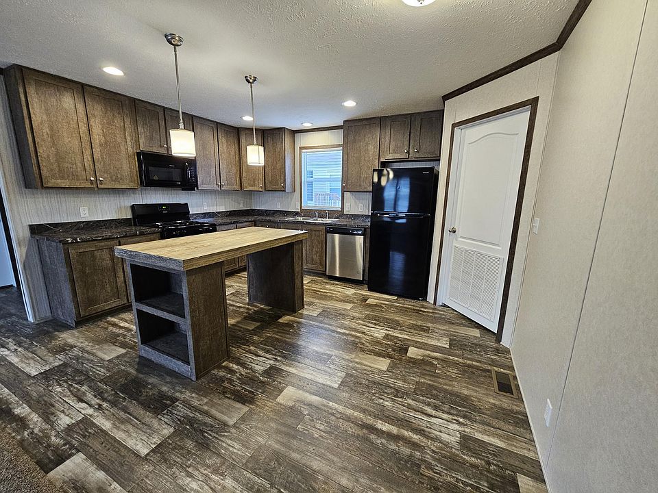 1st image of 90 Locust Ave #90
